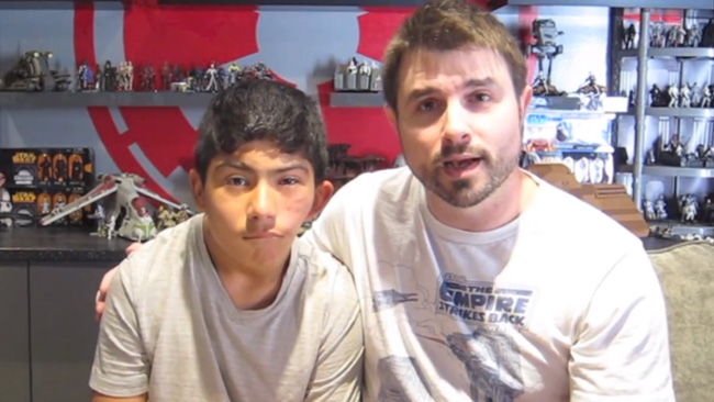 Daniel, de 12 años, manda un vlog en favor de las familias