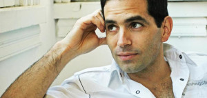  Andrés Gioeni - Ex sacerdote. Actor y escritor.