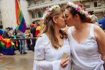 Uruguay aprobó el matrimonio igualitario y es el 12º país del mundo en legalizarlo